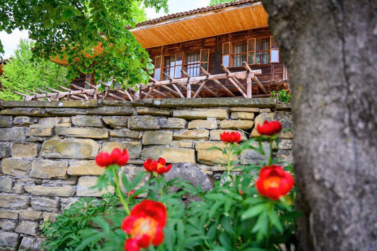 Guest Houses "Zlatna Oresha - Complex" Zheravna Eksteriør billede