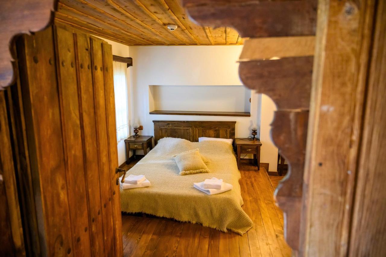 Guest Houses "Zlatna Oresha - Complex" Zheravna Eksteriør billede