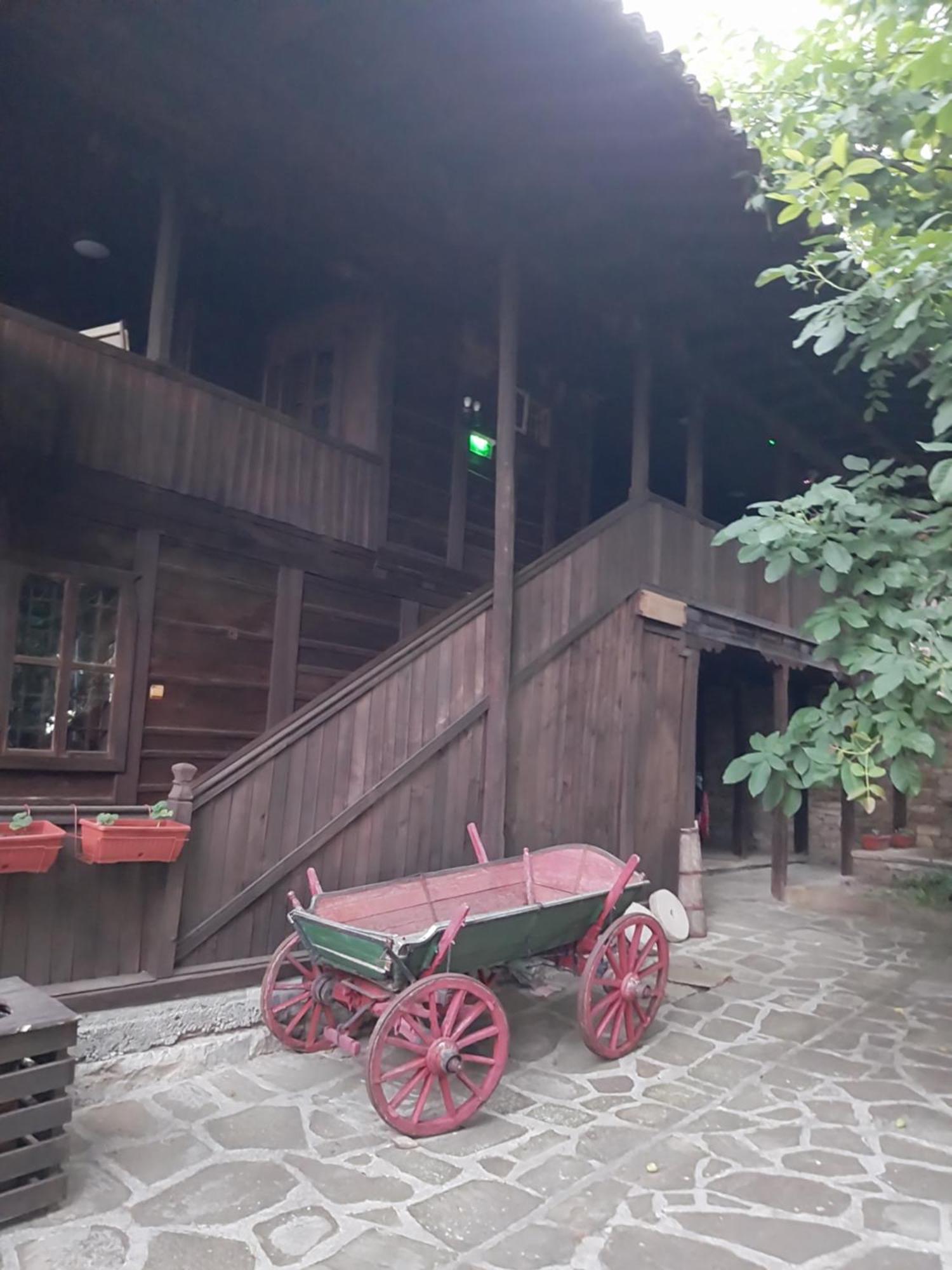 Guest Houses "Zlatna Oresha - Complex" Zheravna Eksteriør billede